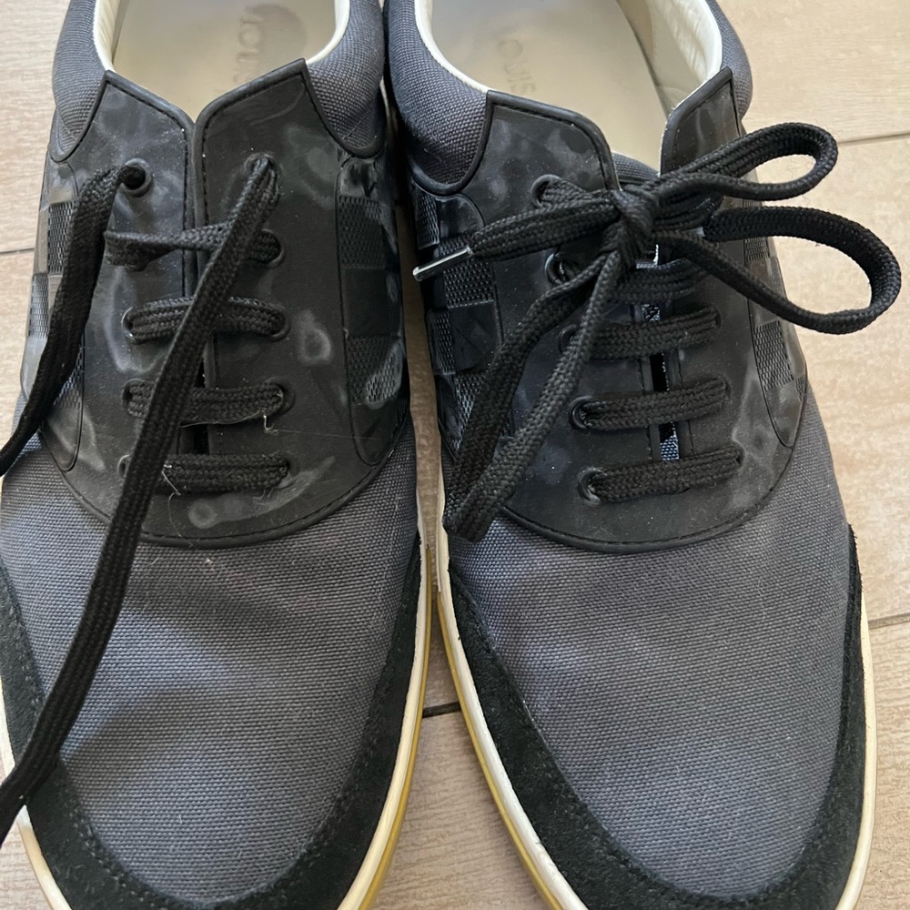 Louis Vuitton mens sneaker
